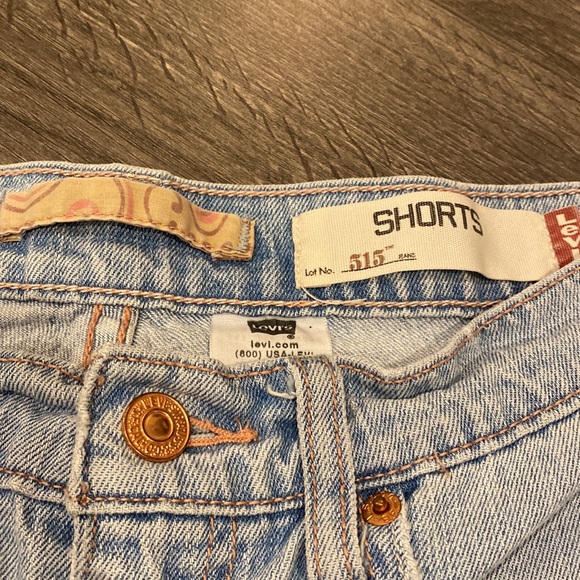 Levi’s high waisted 515 shorts - Picture 2 of 6